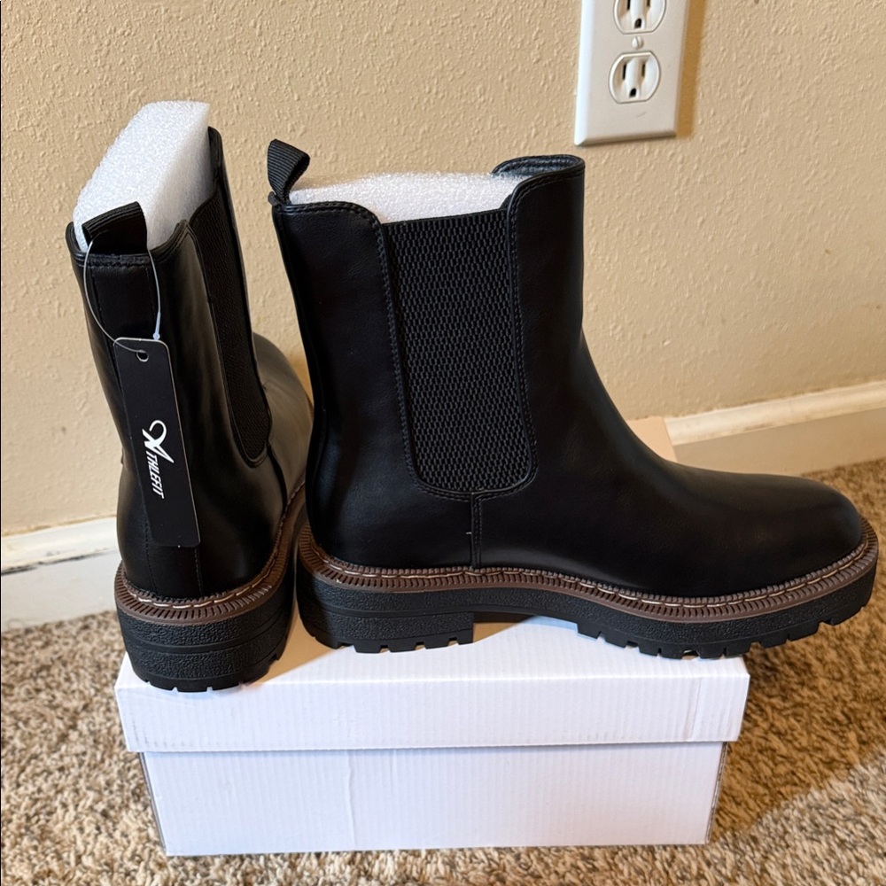 Athlefit Black Chelsea Boots NEW 7.5